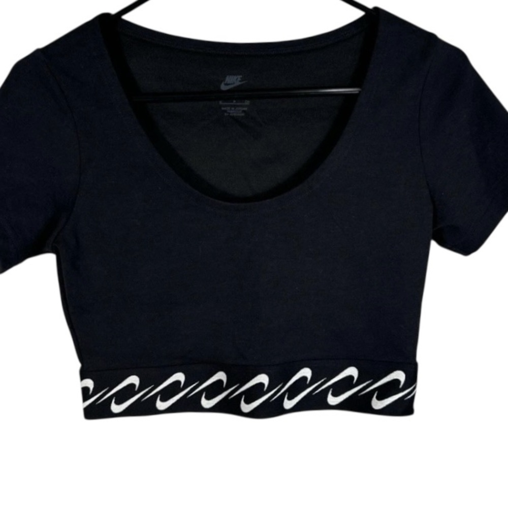 Nike Women's Black Crop Top Small NWT